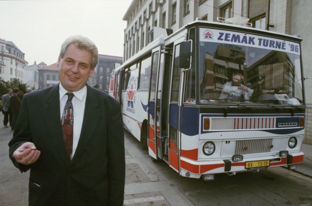 Miloš Zeman a proslulý autobus Zemák