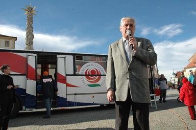 Miloš Zeman vyšel mezi voliče ze Zemáku