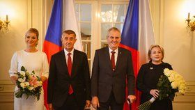 Novoroční oběd v Lánech: Monika Babišová, Andrej Babiš, Miloš Zeman a Ivana Zemanová zasedli u jednoho stolu (3. 1. 2019).