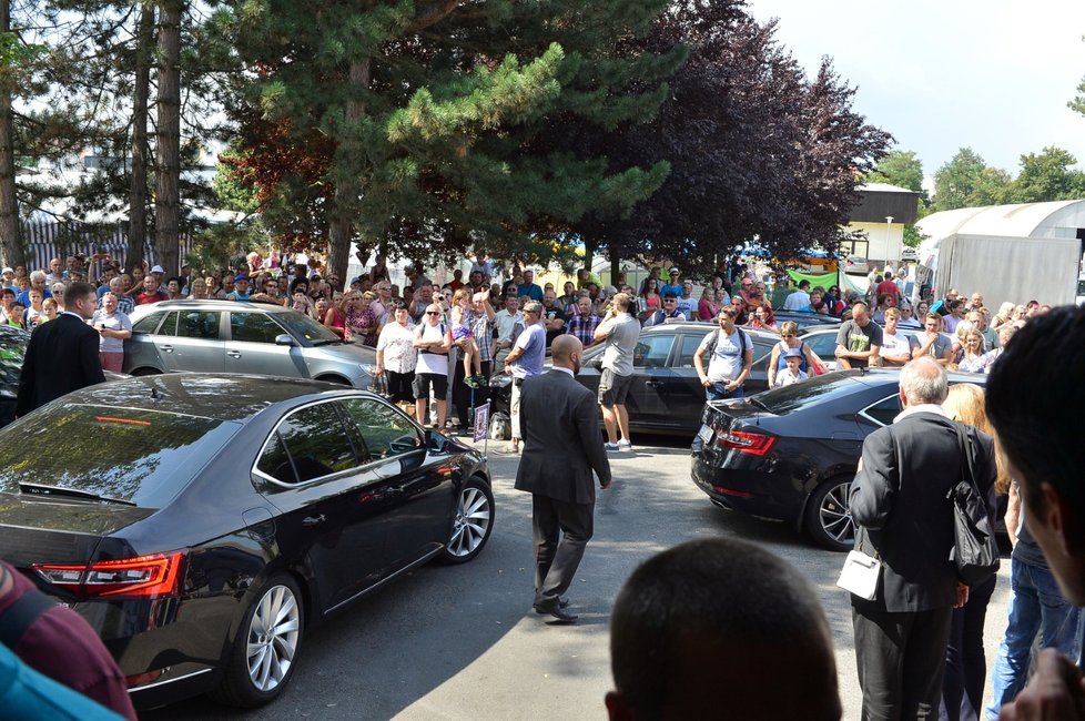 Miloš Zeman odjíždí z budějovického výstaviště. Navštívil agrární veletrh Země živitelka (23. 8. 2018)