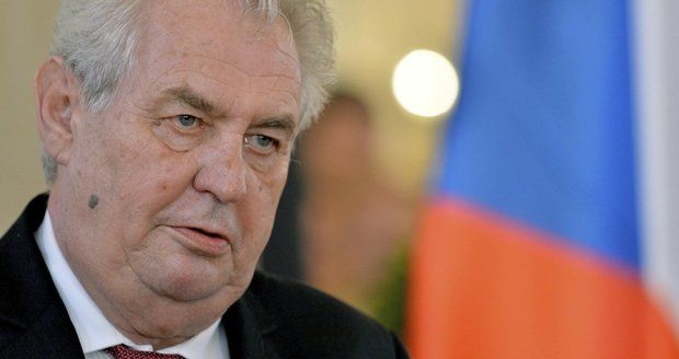 Zeman se bojí uprchlíků z muslimských zemí: Vyhodí mi do povětří Hrad!