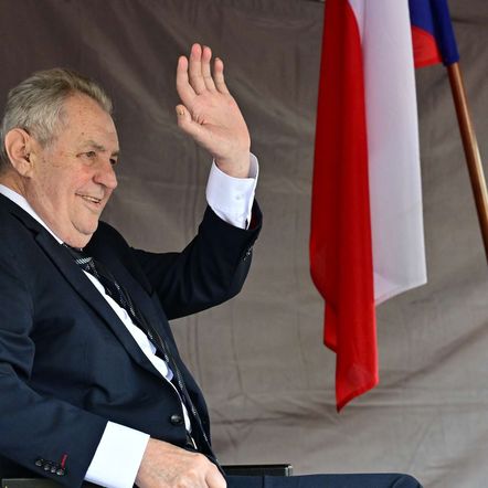 Sudeťáci vzkřísili Sládka se Zemanem. Víme, na koho práskal Klempíř Sudeťáci vzkřísili Sládka se Zemanem. Víme, na koho práskal Klempíř