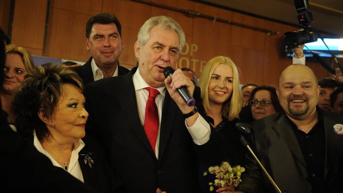 Fotografie z volebního štábu Miloše Zemana