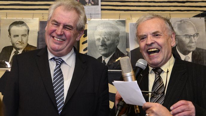 Miloš Zeman (vlevo) s předsedou Jazzové sekce Karlem Srpem