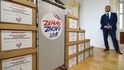 Prezidentova manželka Ivana Zemanová oznámila, že její muž má již dostatek podpisů pro obhajobu mandátu.