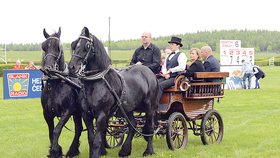 Poprvé sama vyrazila Ivana Zemanová na dostihy do Mostu...