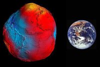 Země je jako brambor, odhalil satelit