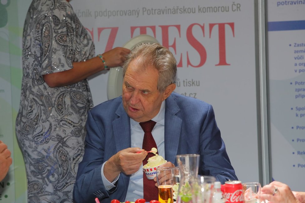 Země živitelka: Prezident Miloš Zeman.