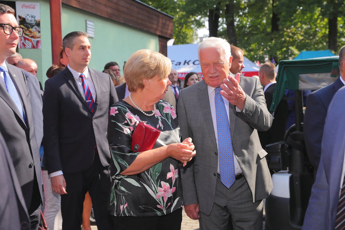 Václav Klaus a hejtmanka Ivana Stráská (ČSSD) na Zemi živitelce