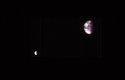 V listopadu 2016 pořídila sonda MRO fotografi i Země a Měsíce z oběžné dráhy Marsu. Vzdálenost mezi rudou planetou a námi byla v té době 205 milionů kilometrů