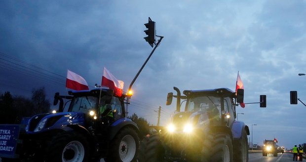 České, německé i polské traktory zablokovaly Trojmezí. Dohoda stále není podle Tuska na stole 