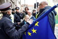 ONLINE: „Ukradený“ protest zemědělců a rozhádaná demonstrace. Stovky traktorů se vrátily domů