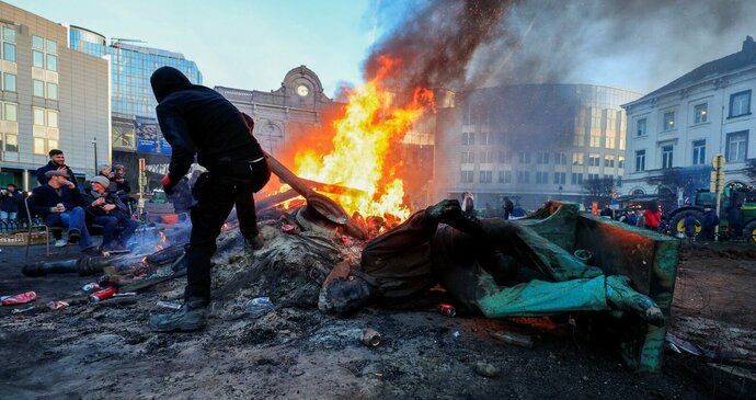 Protesty zemědělců během summitu EU (1.2.2024)