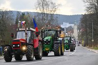 Fialova vláda na výjezdním zasedání: V Jablonci vyjeli do ulic nespokojení zemědělci