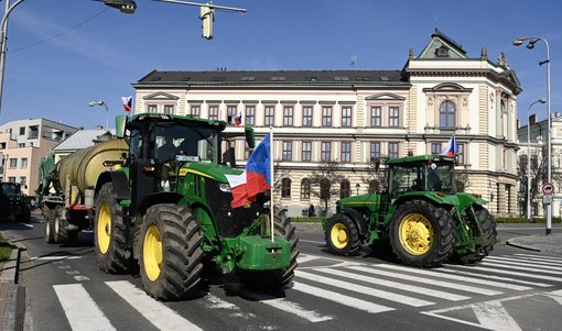 EU reaguje na požadavky zemědělců „citlivě“: Ustupuje, kam jen může, protože nemá na vybranou