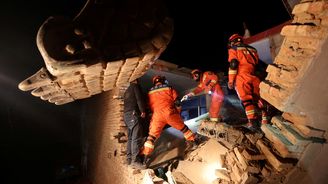Při zemětřesení na severu Číny zemřelo přes sto lidí