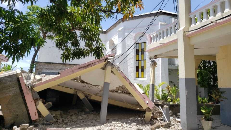 Zemětřesení na Haiti způsobilo obří škody.