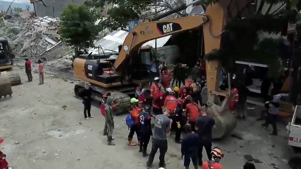 Zemětřesení na indonéské Jávě zabilo tři lidi, otřesy i na Bali