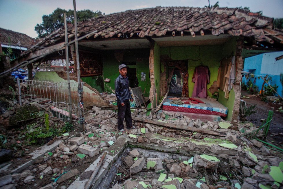 Ničivé zemětřesení v Indonésii (21.11.2022)