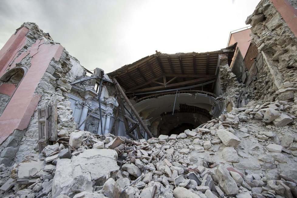 Itálii zasáhlo ničivé zemětřesení.