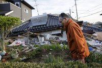 Zemětřesení v Japonsku: 12 zraněných, tsunami a výpadek u jaderného paliva