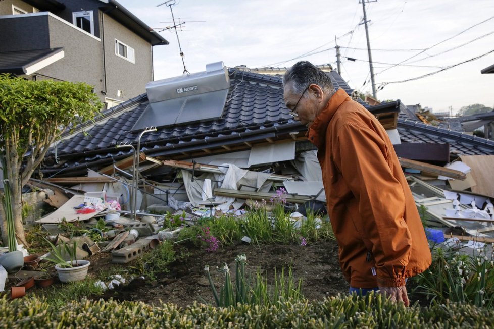Japonskem otřáslo druhé silné zemětřesení. Zemřely desítky lidí.