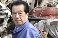 Japonský premiér poprvé navštívil poničené vesnice