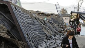 Další otřesy v Japonsku přinesly varování před tsunami.