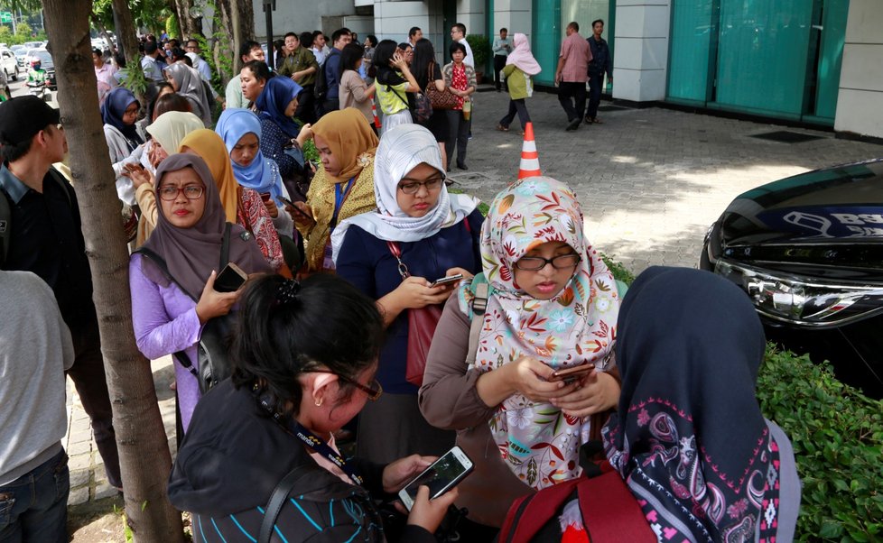 Indonéský ostrov Jáva postihlo v úterý zemětřesení o síle 6,1 stupně.