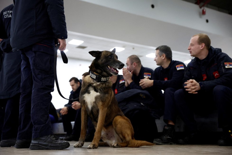 Do Turecka zamířila pomoc z Mexika, Srbska i Pákistánu