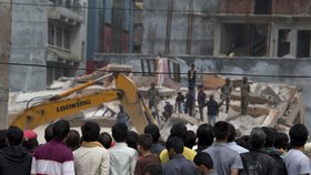 Ničivé zemětřesení v Nepál si vyžádalo tisíce obětí.
