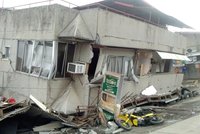 Exotický ráj zasáhlo silné zemětřesení. Úřady na Filipínách varují před tsunami