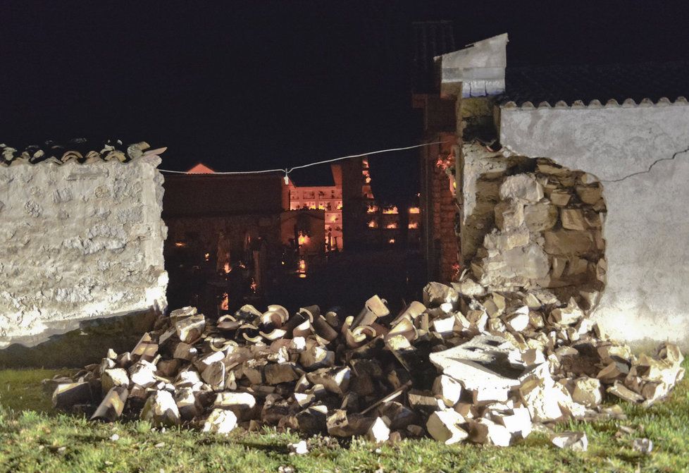 Dvě italská zemětřesení způsobila chaos. Desítky zraněných.