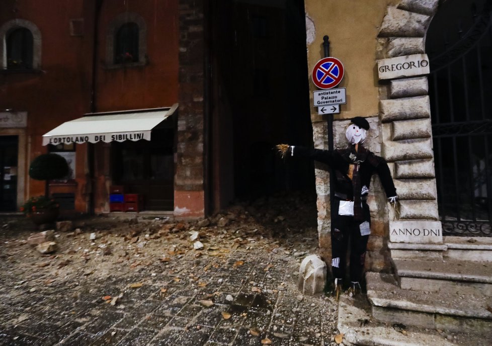 Dvě italská zemětřesení způsobila chaos už v týdnu.