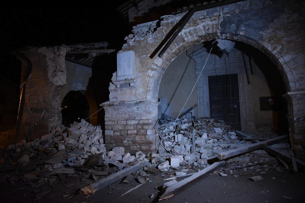 Dvě italská zemětřesení způsobila chaos už v týdnu.