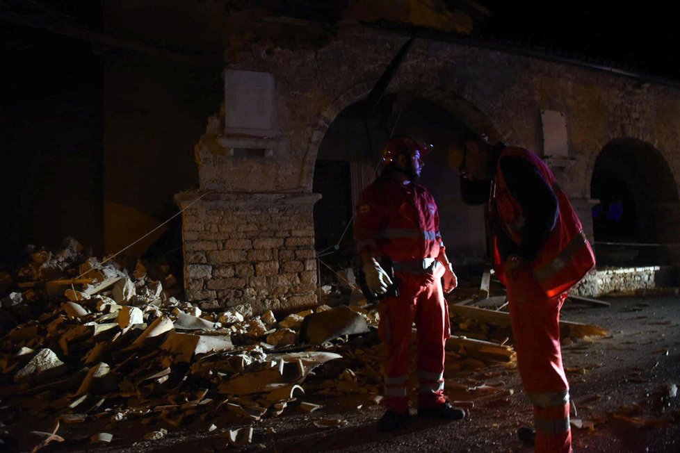 Dvě italská zemětřesení způsobila chaos. Desítky zraněných.