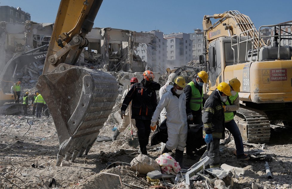 Záchranné akce po zemětřesení v Turecku: Ve městě Antakya našli další přeživší (18.02.2023).