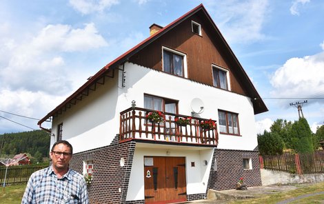 Dům Rudolfa Kovaříka (53) stojí v místech, kde se často třese zem.