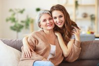 9 příznaků, podle kterých poznáte, že má vaše babička alzheimera
