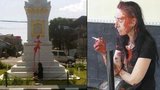 Češku obvinili v indonéské Jakartě z vandalismu. Postříkala sochu