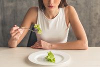 Máte nezdravý vztah k jídlu? Posedlost zvaná ortorexie je častější, než si myslíte