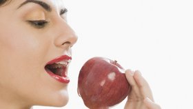 Jezte jablka, prospívají pleti i zdraví