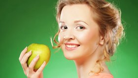 Zelené jablko? Klidně! Ale zelenou barvu můžete do svého dietního a očistného jídelníčku zařadit v mnoha dalších podobách.