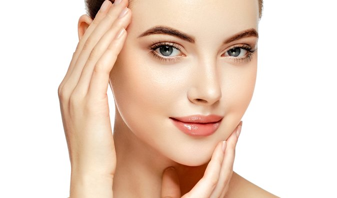 Pět věcí, které by si dermatologové na obličej nikdy nedali
