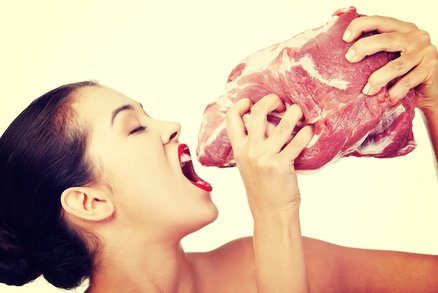Červené maso při dietě nevadí, naopak! Které si dát, aby šla kila dolů? 