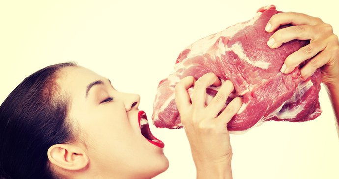 Červené maso při dietě nevadí, naopak! Které si dát, aby šla kila dolů? 