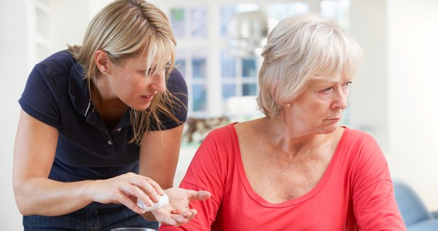 Alzheimer: Co dělat, když rodiče přijdou o rozum?