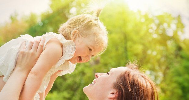 Petřina dcera se nikdy nedozví, kdo je jejím skutečným otcem, slibuje žena