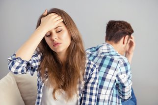 Muži a ženy prožívají migrény odlišně: Jaké jsou spouštěče u obou pohlaví? 