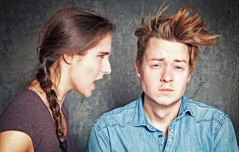 Manuál naštvané ženy: 7 věcí, které musíte udělat po rozchodu s grázlem